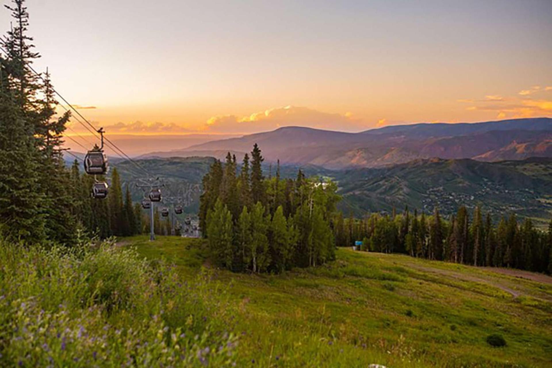 Chateau Dumont 17 Aspen Bagian luar foto